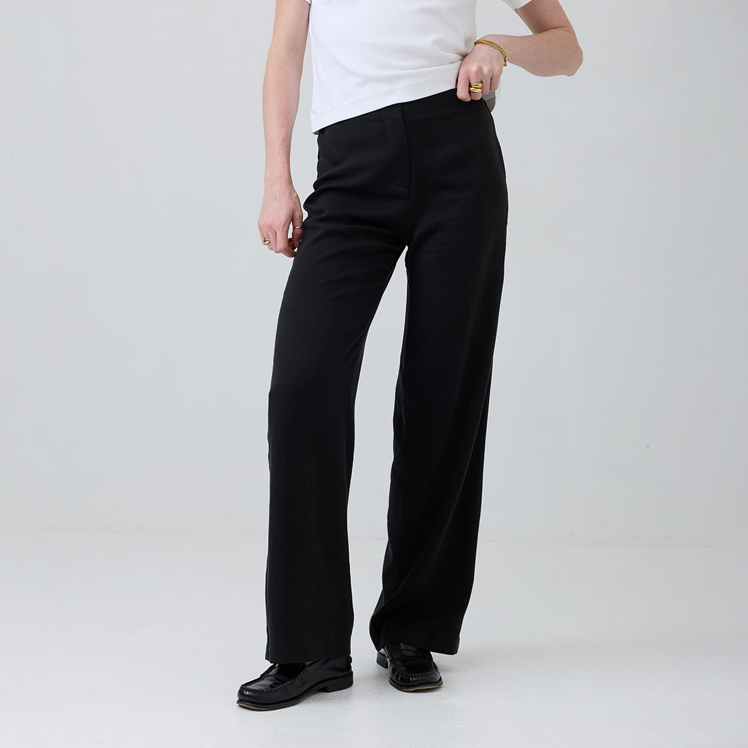 eight to eight Raven Trouser