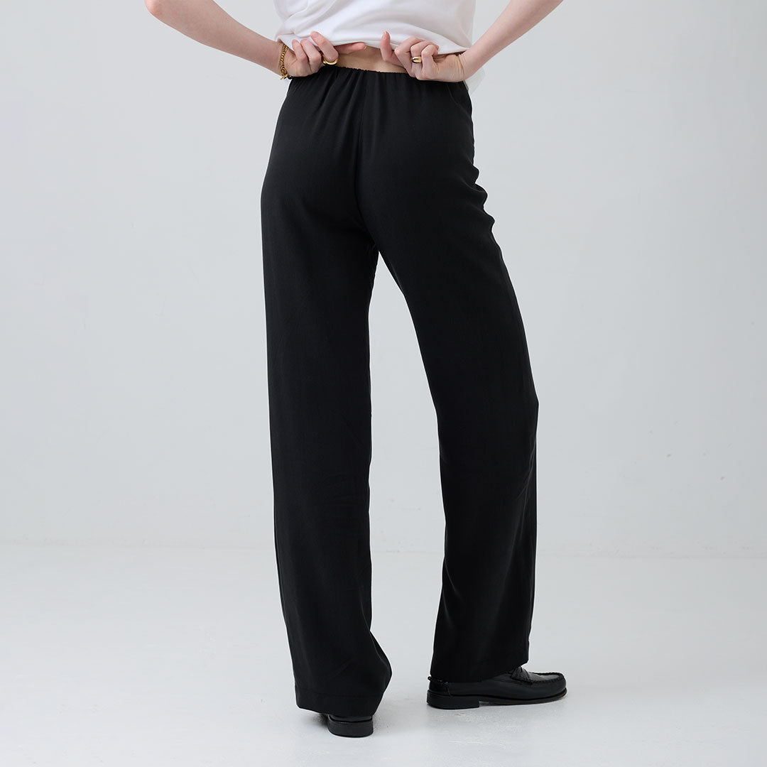 eight to eight Raven Trouser